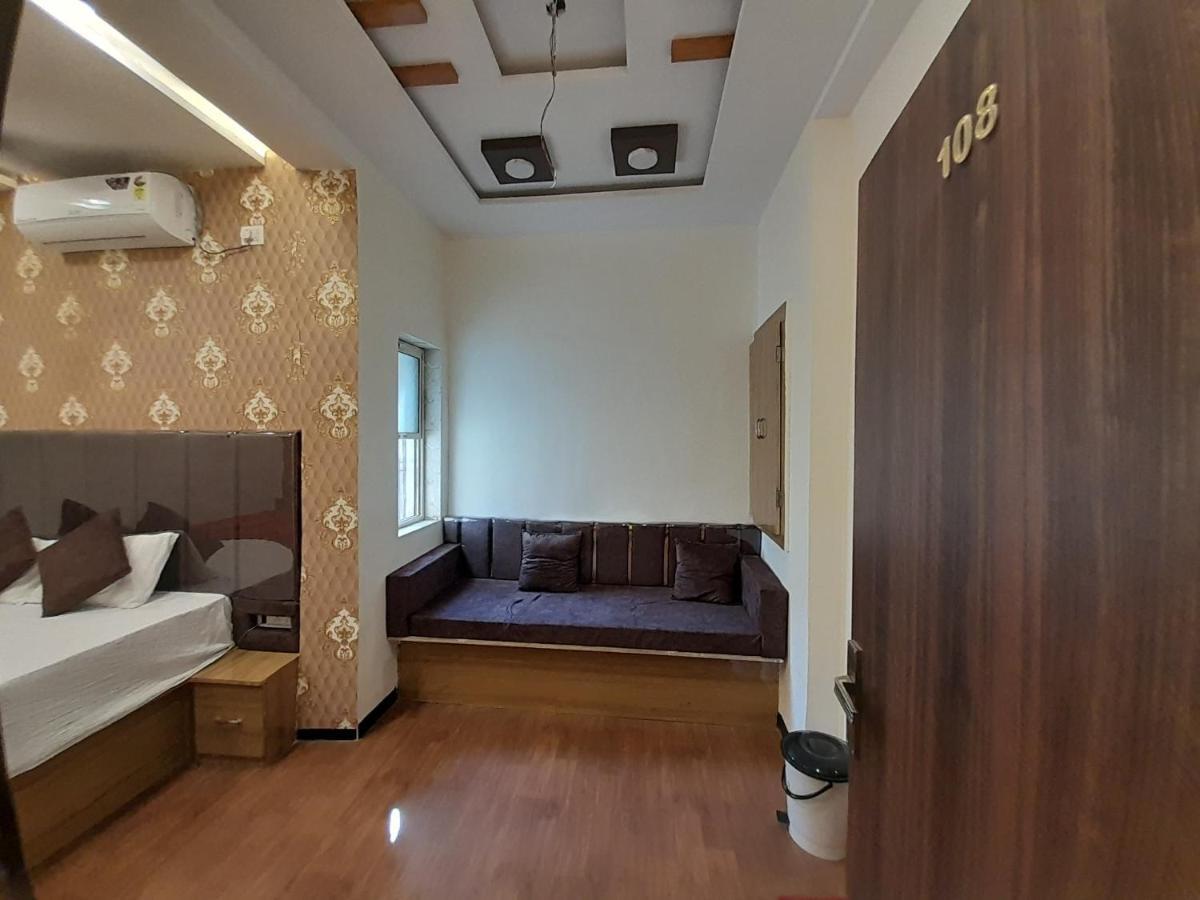 U2 Hotel Wizard Palace Aurangabad  Eksteriør billede